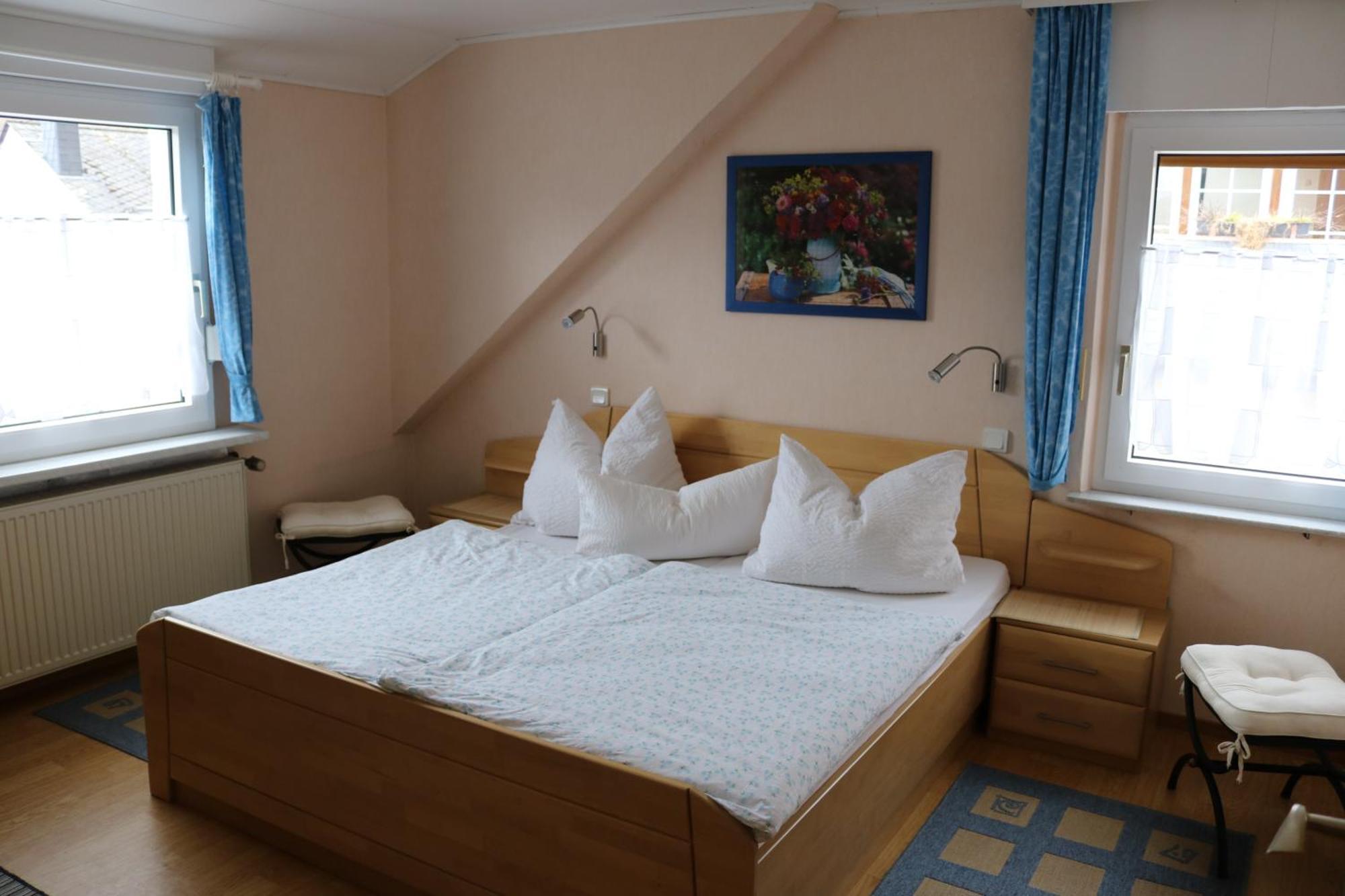 Ferienwohnungen Und Appartements - Haus Budinger Alf Exterior photo