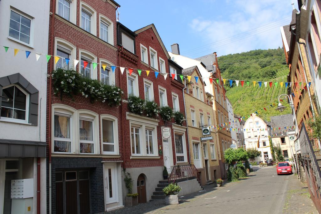 Ferienwohnungen Und Appartements - Haus Budinger Alf Exterior photo